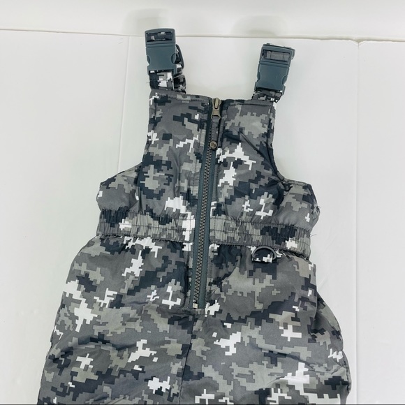 Rugged Bear Unisex Snowsuit 12M Gray Clip On Shoulder Straps Zipper - Picture 3 of 7